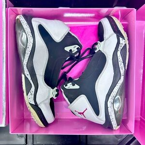 Jordan flight retro old school 3s. Size 4Y / womens 6